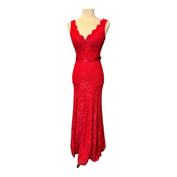 Windsor Dresses Windsor Red Formal Lace Gown Size Nwt